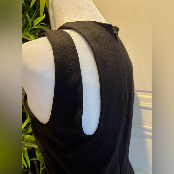 BEBE Black Cutout Shoulder Dress Size Medium - Picture 11 of 15